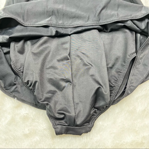 NWOT Miraclesuit Bandeau One-Piece Embellished Swimsuit in Black Size 8 - Picture 10 of 12